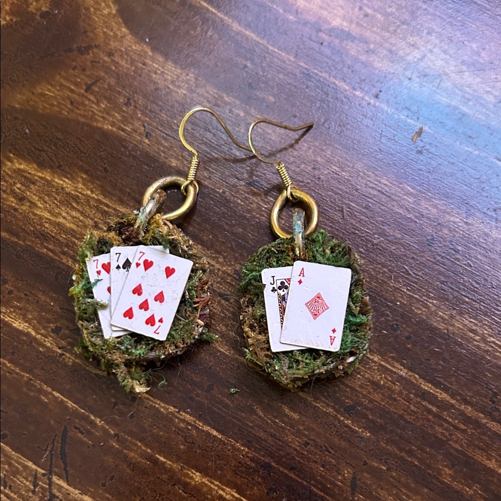 ♥️♠️Alice In Wonderland♦️♣️ Handmade Dangle Earrings